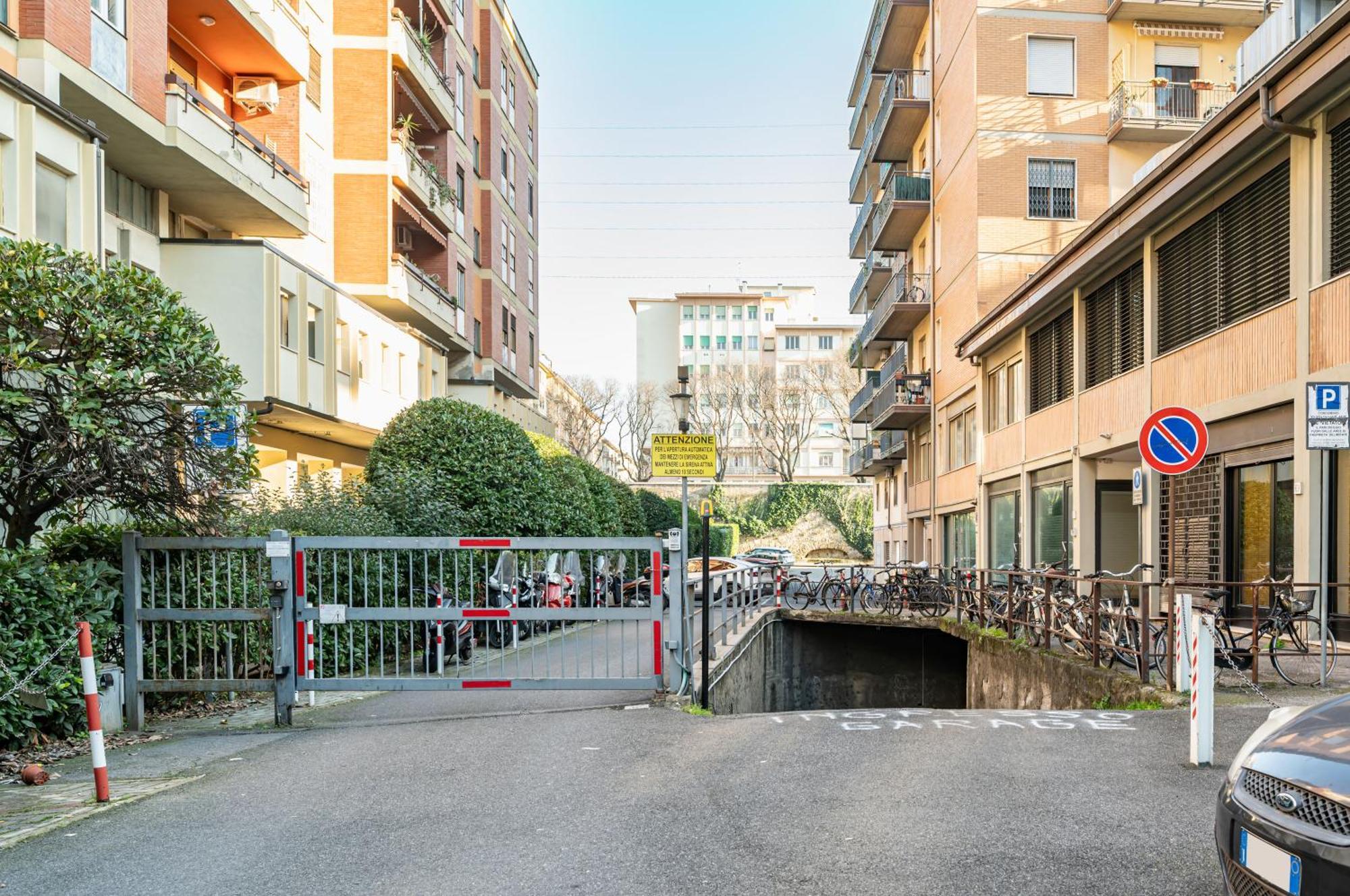 Visarno & University Roomy Flat X6 With Parking Firenze Bagian luar foto